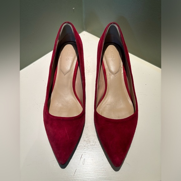 Aldo, US 8.5, raspberry suede pump with block heel excellent condition. - Picture 3 of 5